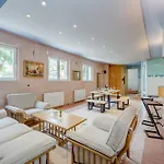 Appartement Blue Dolphin - Private Indoor Pool, Jacuzzi, Garden