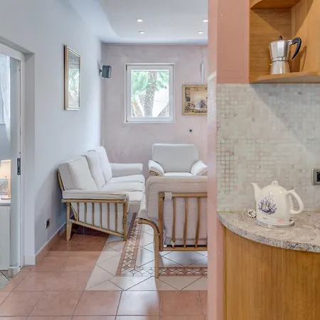 Apartman Blue Dolphin - Private Indoor Pool, Jacuzzi, Garden