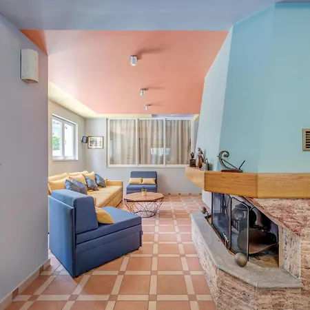 Blue Dolphin - Private Indoor Pool, Jacuzzi, Garden Сплит