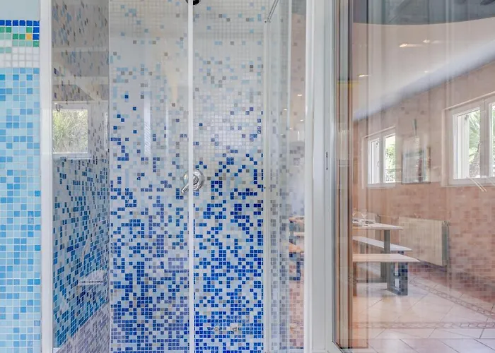 Blue Dolphin - Private Indoor Pool, Jacuzzi, Garden Apartman Split