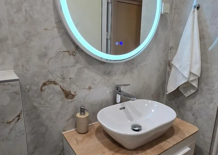 Apartman Blue Dolphin - Private Indoor Pool, Jacuzzi, Garden *